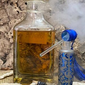 غبار الذهب هو عطر شرقي للنساء و الرجال