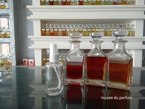 Parfum orientale a base (au choix) avec flacon normal 50ml 