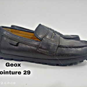 Mocassin Geox Marque : geox Matière : cuir Couleur : noir Taille : 29 Sexe : garçon Etat :bon état